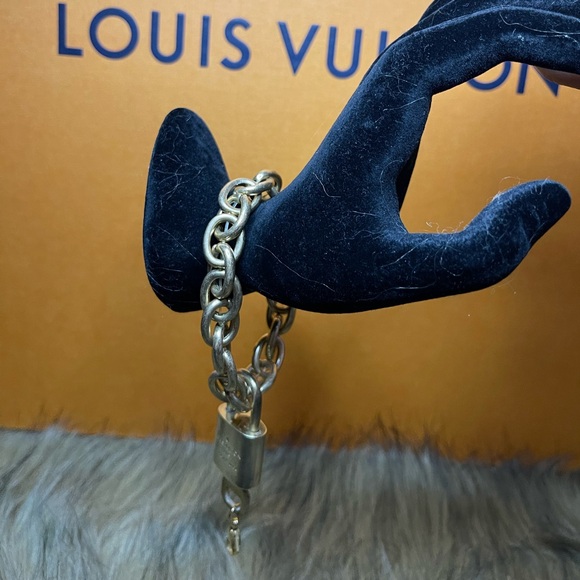 Sale!!! Authentic Louis Vuitton Lock and Key #317 - Picture 11 of 11